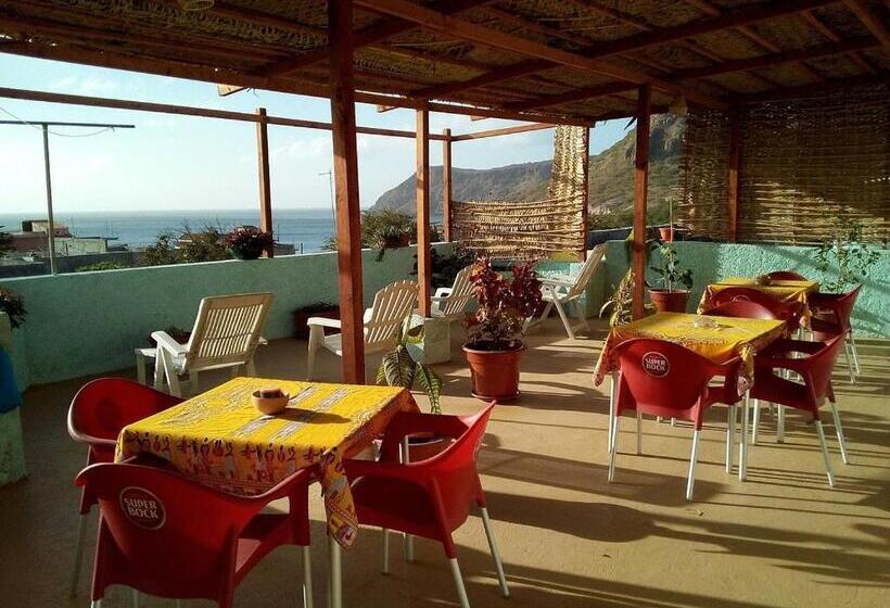 اتاق لوکس, Terra E Sol B&b Tarrafal