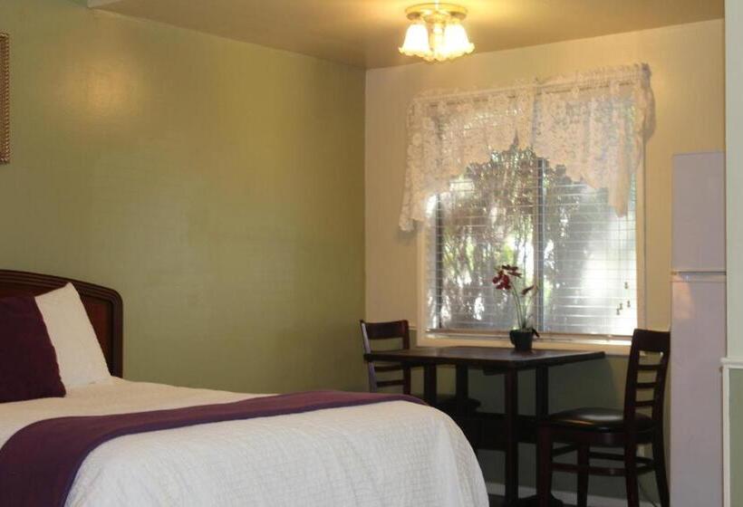 اتاق لوکس با تخت بزرگ, El Rancho Motel