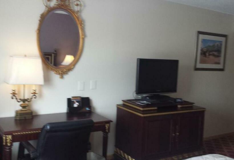 سوییت خانوادگی, America S Best Inn Urbana Champaign