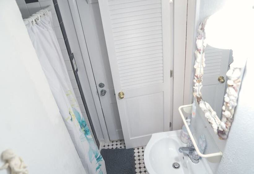 اتاق استاندارد, Atlantic House Bed & Breakfast