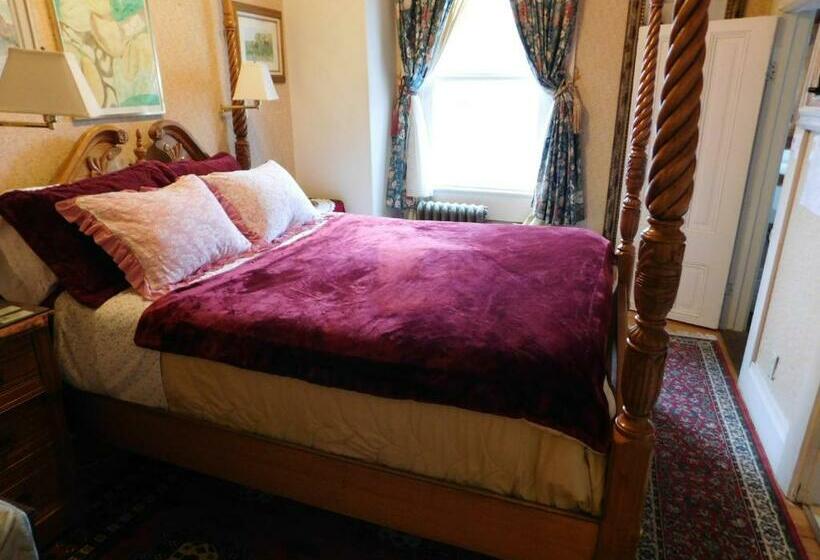 اتاق لوکس, Cliff Crest Inn