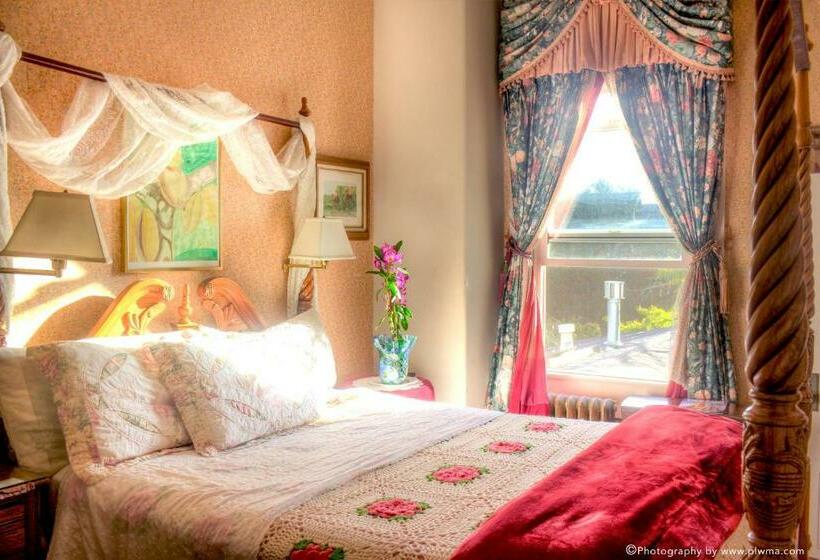 اتاق لوکس, Cliff Crest Inn