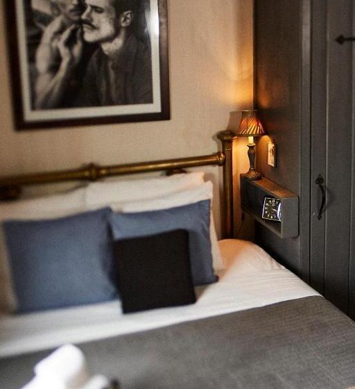 اتاق استاندارد با سرویس بهداشتی مشترک, Crew S Quarters Boarding House   Caters To Men