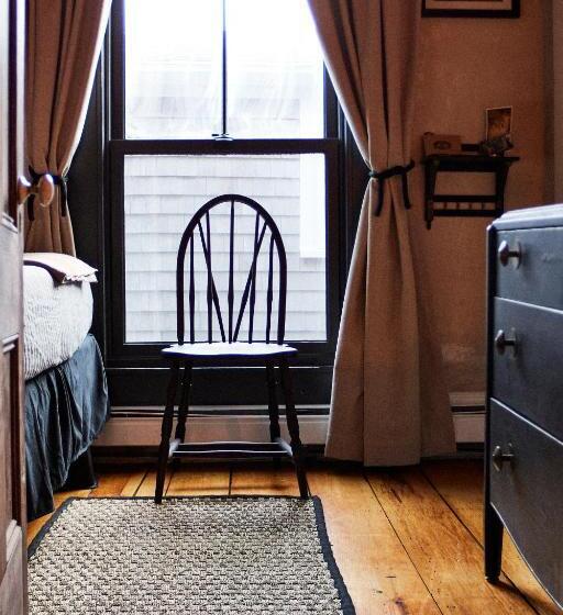 اتاق استاندارد با سرویس بهداشتی مشترک, Crew S Quarters Boarding House   Caters To Men