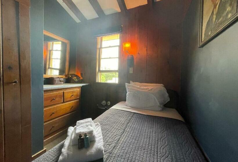 اتاق استاندارد با سرویس بهداشتی مشترک, Crew S Quarters Boarding House   Caters To Men