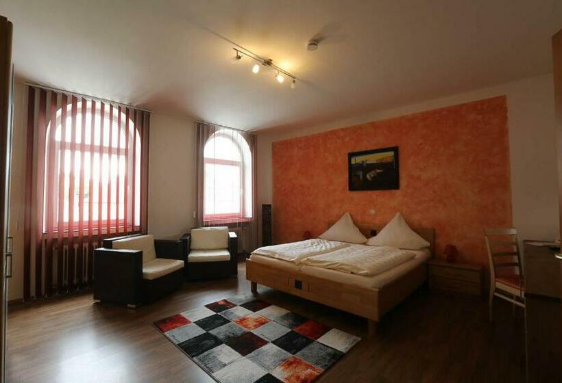 StandaardKamer, Pension Leonardo