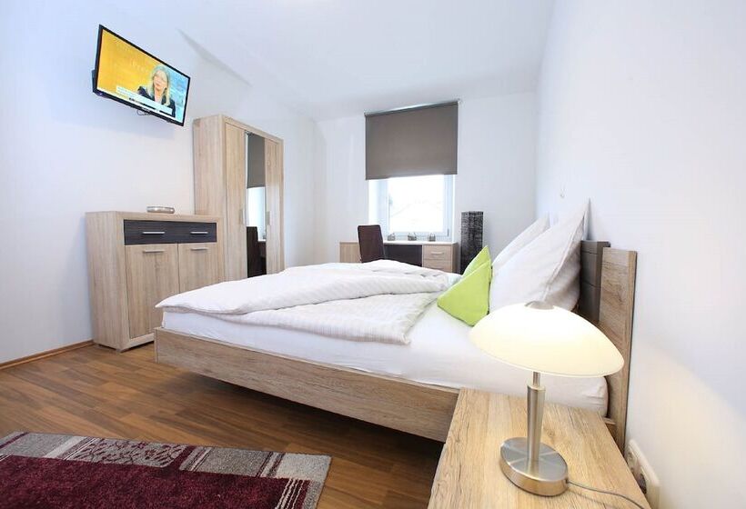 StandaardKamer, Pension Leonardo