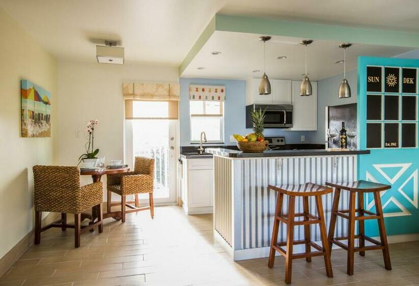 آپارتمان 2 خوابه, Sun Dek Beach House