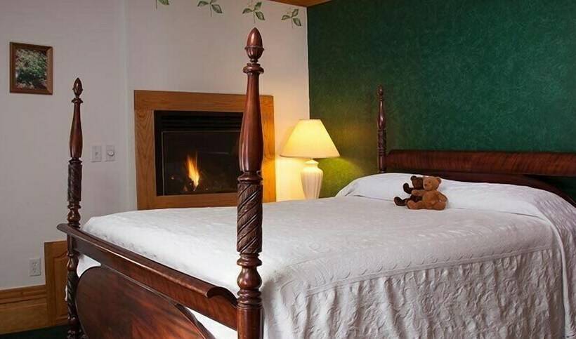 اتاق استاندارد با تخت دو نفره بزرگ, The Sawyer House Bed & Breakfast