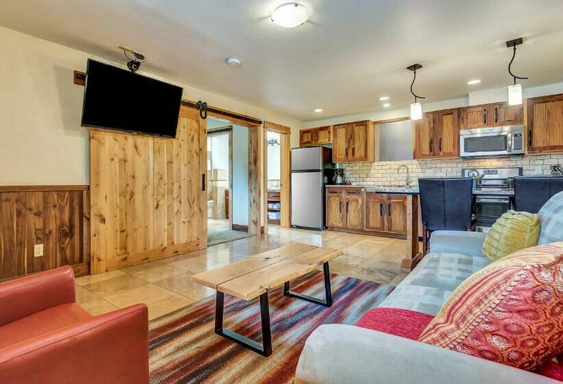 سوئیت با تخت بزرگ, Wall Street Suites
