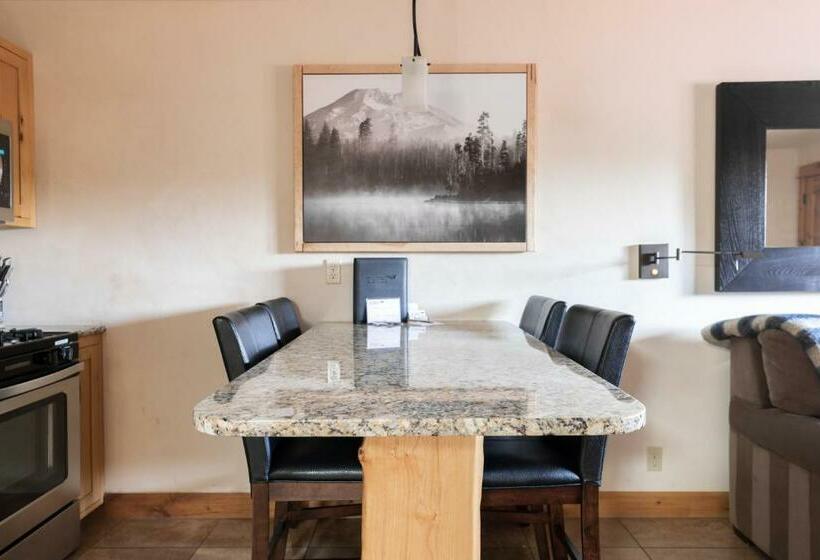 سوئیت با تخت بزرگ, Wall Street Suites