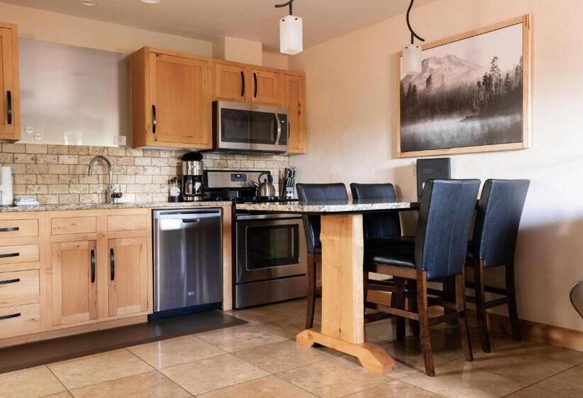 سوئیت با تخت بزرگ, Wall Street Suites