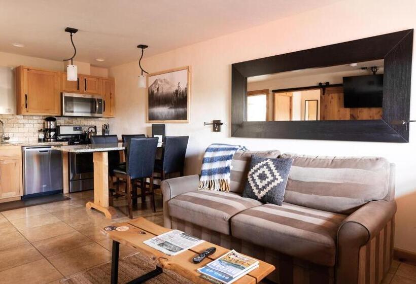 سوئیت با تخت بزرگ, Wall Street Suites