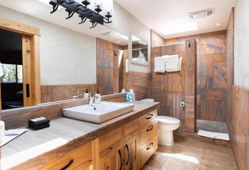 سوئیت با تخت بزرگ, Wall Street Suites