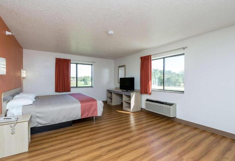 اتاق استاندارد با تخت بزرگ, Motel 6waterloo, Ia