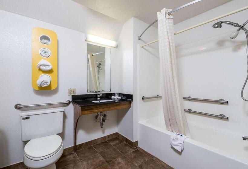 اتاق استاندارد با تخت بزرگ, Motel 6waterloo, Ia