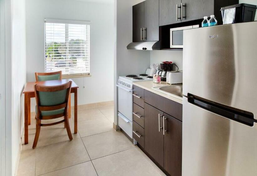 استودیو استاندارد با تخت کینگ, Prestige Hotel Vero Beach
