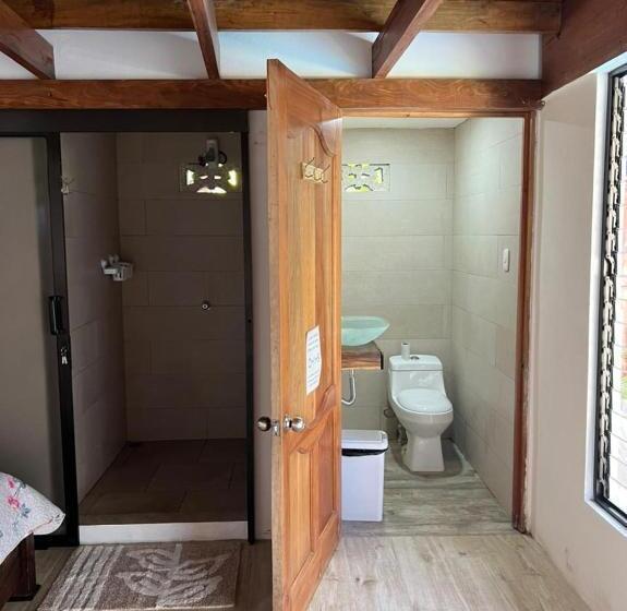 Economy Quadruple Room, Liah S