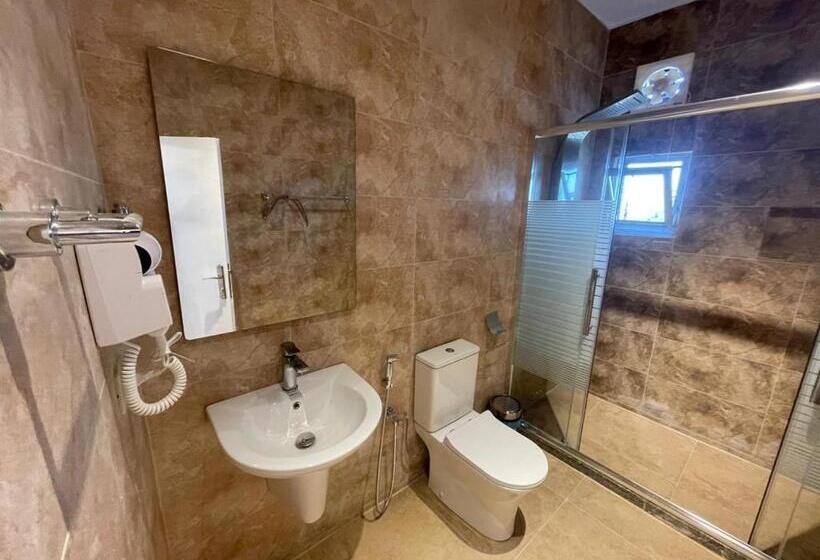 اتاق استاندارد سه نفره, Wadi Al Nakhil Hostel