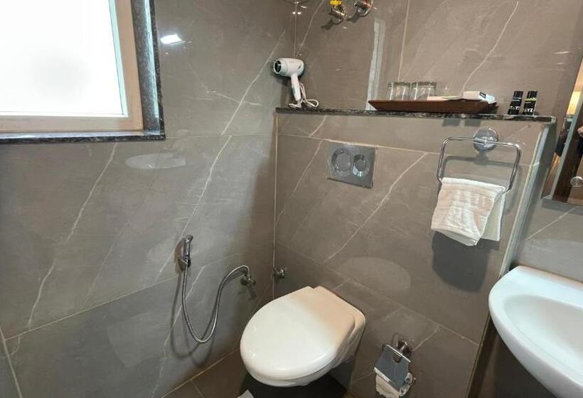اتاق لوکس, Saltstayz Hotel Huda City Centre