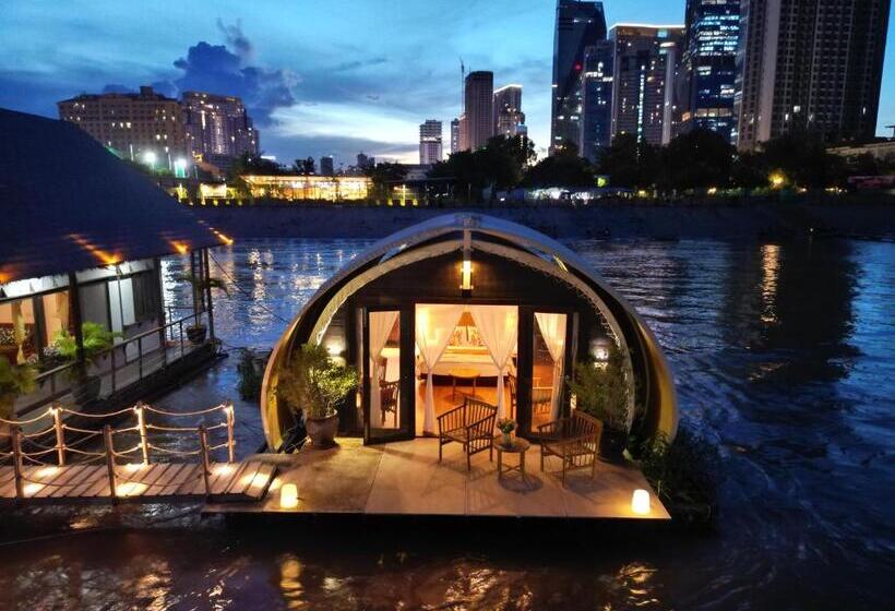 اتاق استاندارد, Floating Jungloo