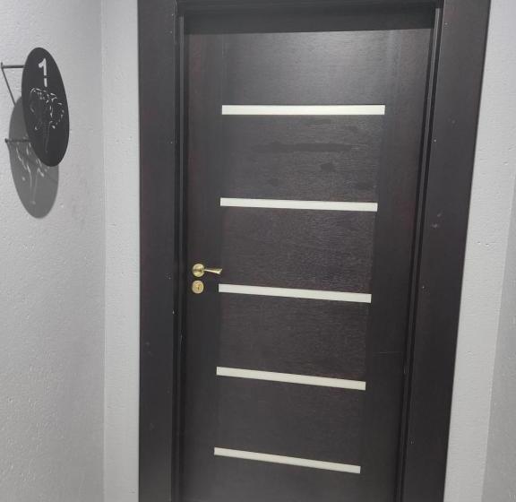 اتاق لوکس با تخت بزرگ, The Residence Villa