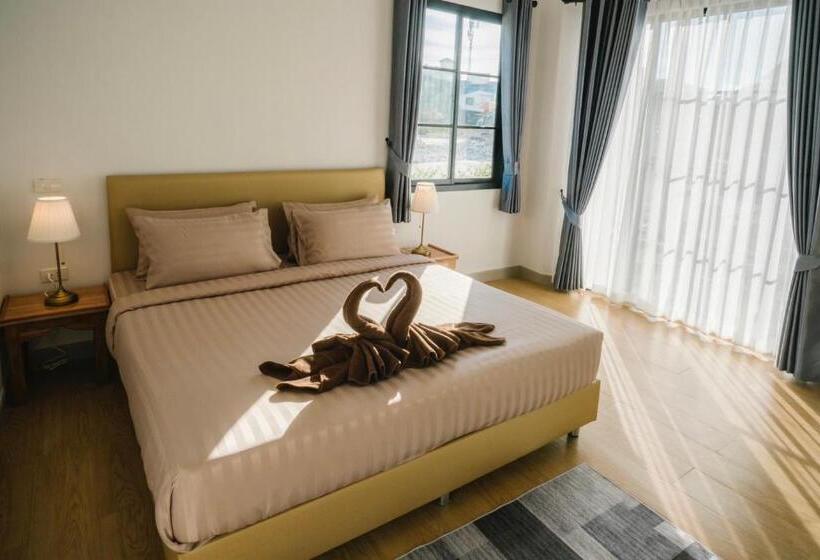 سوییت خانوادگی, Chor Grande Resort