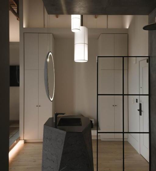 اتاق استاندارد با تخت بزرگ, Kodō
