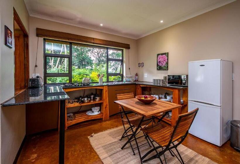اتاق استاندارد با چشم‌انداز باغ, Kuhestan Farm Cottages