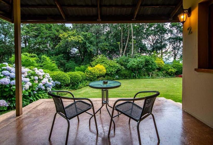 اتاق استاندارد با چشم‌انداز باغ, Kuhestan Farm Cottages