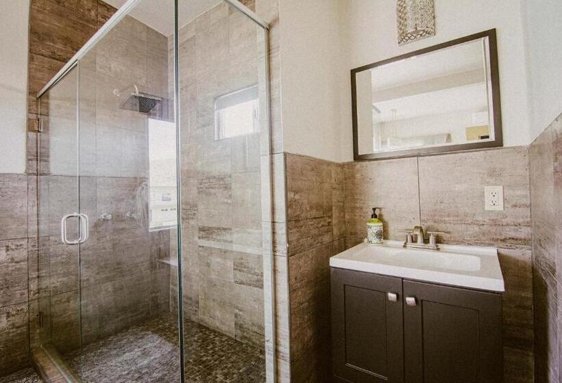 سوئیت با تخت بزرگ, Quinta San Carlos Ensenada