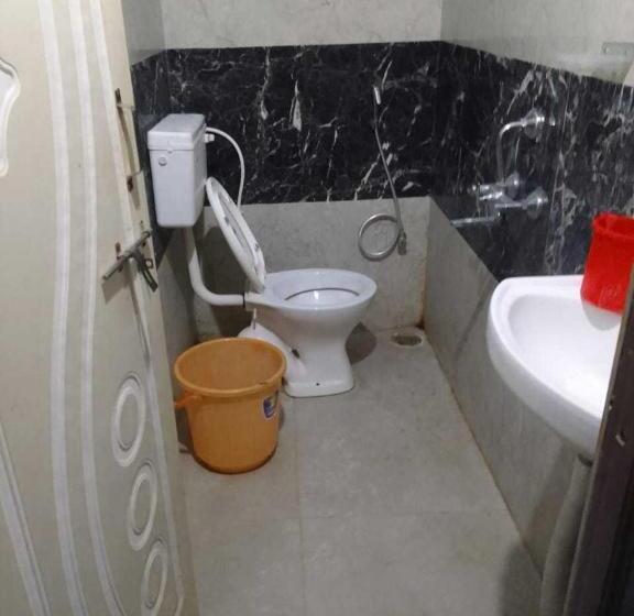 اتاق کلاسیک سه تخته, Spot On Aramane Residency