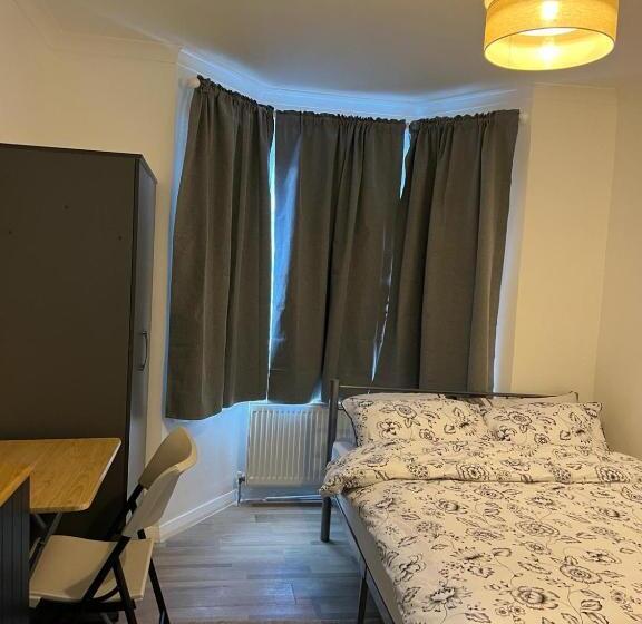 اتاق استاندارد, Oxborne Affordable Rooms