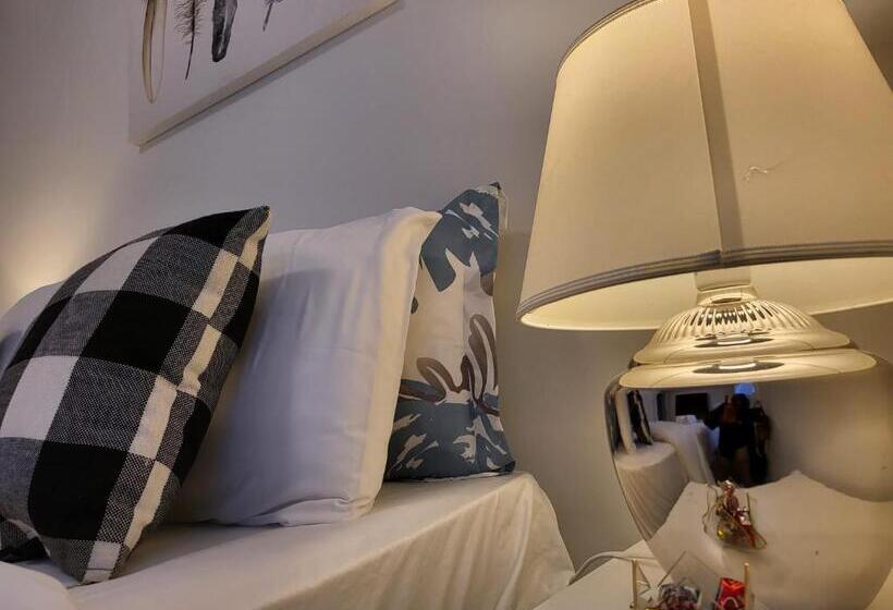 اتاق لوکس, New Luxury Home