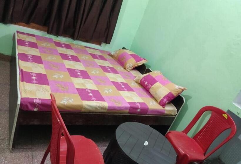 اتاق لوکس, Anand Lok Varanasi
