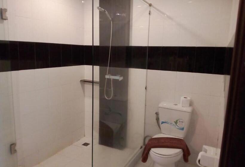 اتاق لوکس با چشم‌انداز استخر, Baanchongfaresort บ้านช่องฟ้ารีสอร์ท