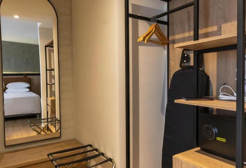 استودیوی لوکس, Faranda Collection Medellin