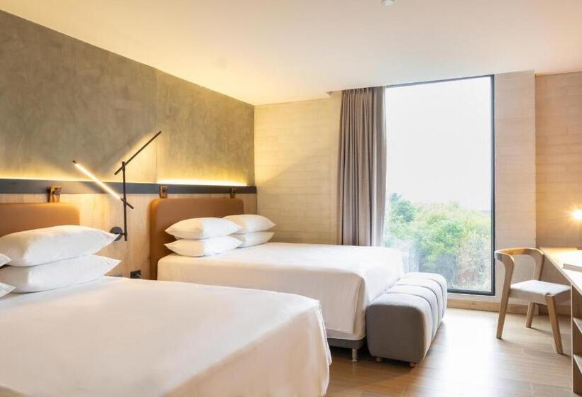 استودیوی لوکس, Faranda Collection Medellin