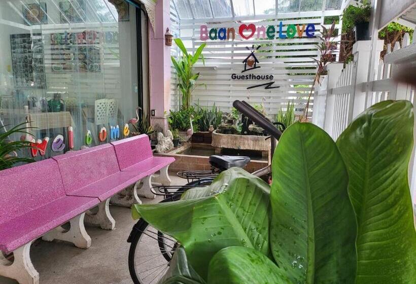 اتاق لوکس با بالکن, Home One Love Ayutthaya Main Zone By Baan One Love Group