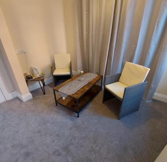 سوییت با چشم‌انداز دریا, Inn By The Sea, Portsmouth   En Suite Rooms With Or Without Sea View