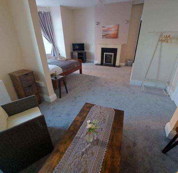 سوییت با چشم‌انداز دریا, Inn By The Sea, Portsmouth   En Suite Rooms With Or Without Sea View