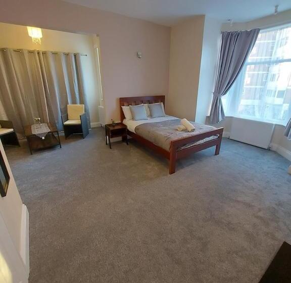 سوییت با چشم‌انداز دریا, Inn By The Sea, Portsmouth   En Suite Rooms With Or Without Sea View