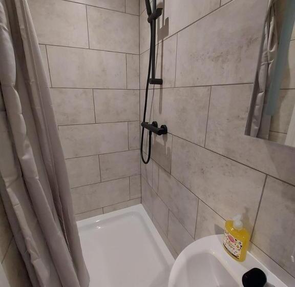 سوییت با چشم‌انداز دریا, Inn By The Sea, Portsmouth   En Suite Rooms With Or Without Sea View