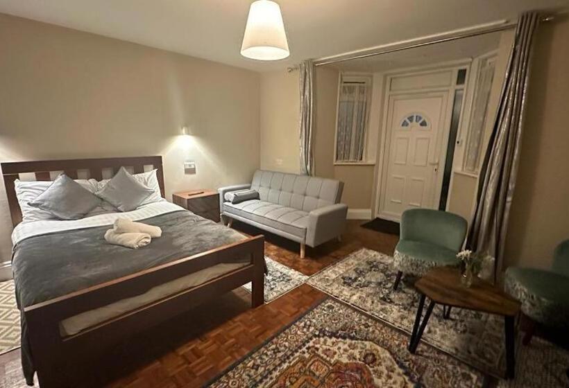 Suite with Terrace, Inn By The Sea, Portsmouth   En Suite Rooms With Or Without Sea View