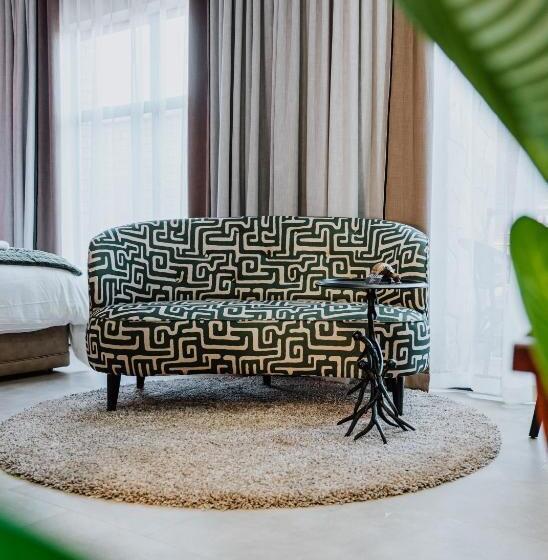 اتاق سوپریور با تخت بزرگ, Oryx Boutique