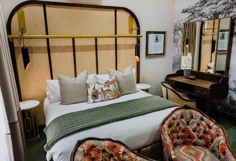 اتاق لوکس با تخت بزرگ, Oryx Boutique