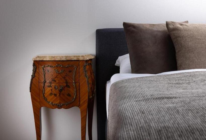 استودیوی لوکس, Residence Morris Mladá Boleslav