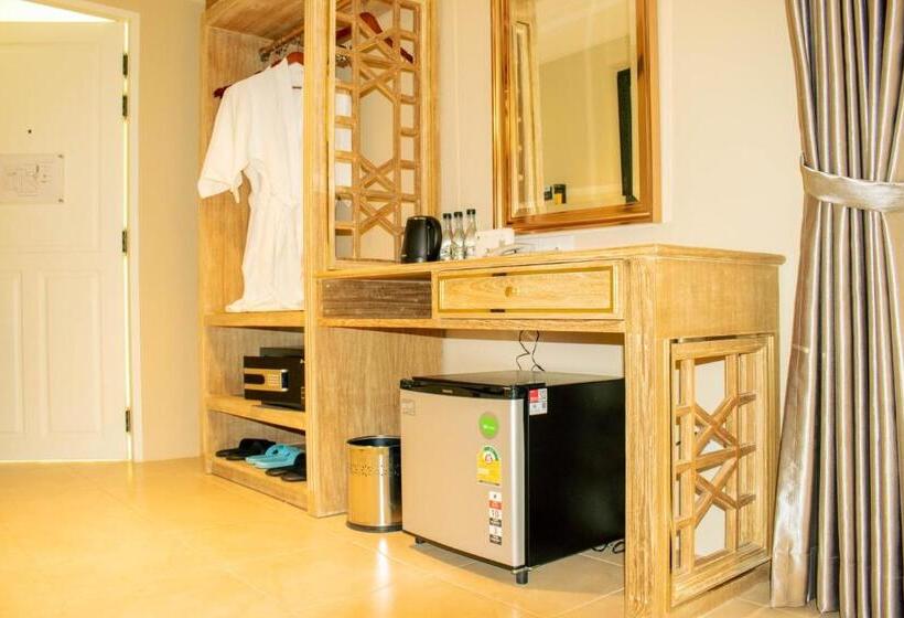 اتاق لوکس سه تخته, Siri Grand Bangkok