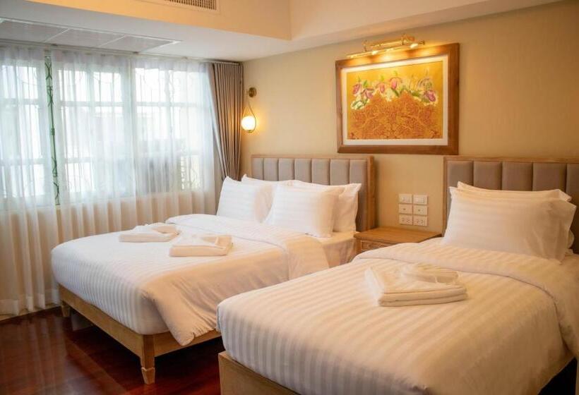 اتاق لوکس سه تخته, Siri Grand Bangkok