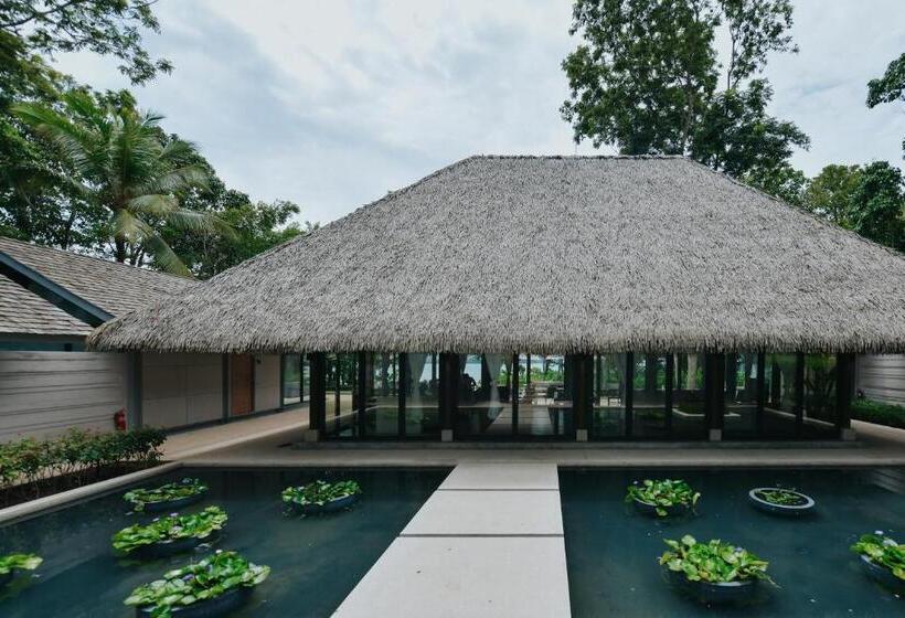 ویلای 4 خوابه, Villa Escape Burasari